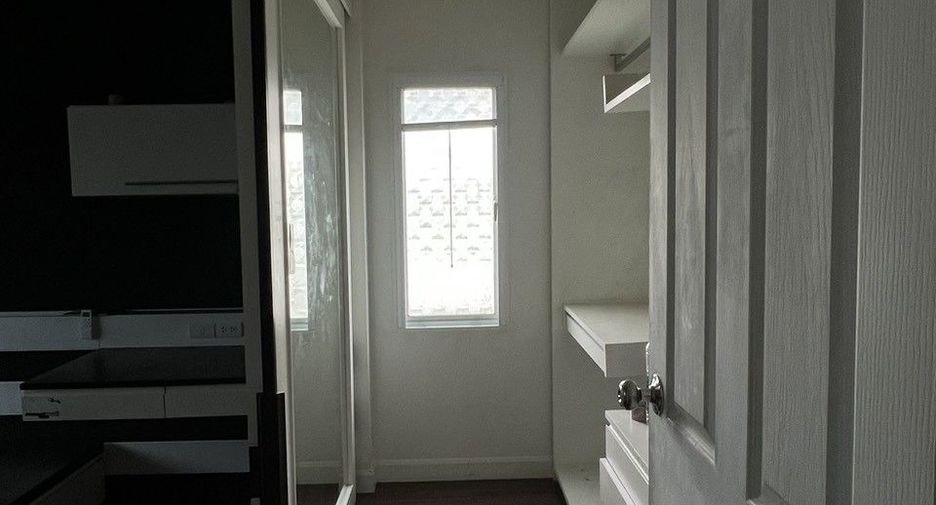 For sale 4 ベッドルーム house in Bang Kapi, Bangkok