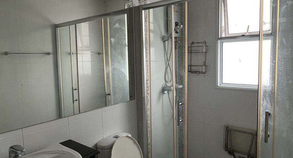 For sale 4 ベッドルーム house in Bang Kapi, Bangkok