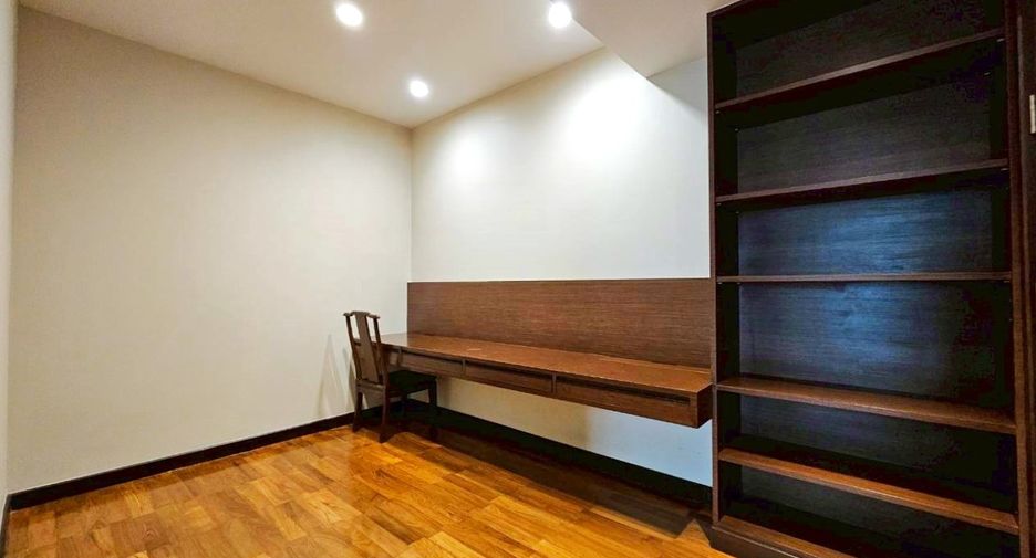 ให้เช่า 3 ห้องนอน คอนโด ใน วัฒนา, กรุงเทพฯ