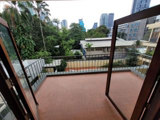 For rent 2 bedrooms condo in Bang Rak, Bangkok