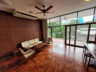 For rent 2 bedrooms condo in Bang Rak, Bangkok