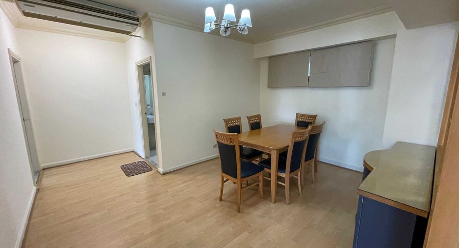 For rent 3 bedrooms condo in Watthana, Bangkok