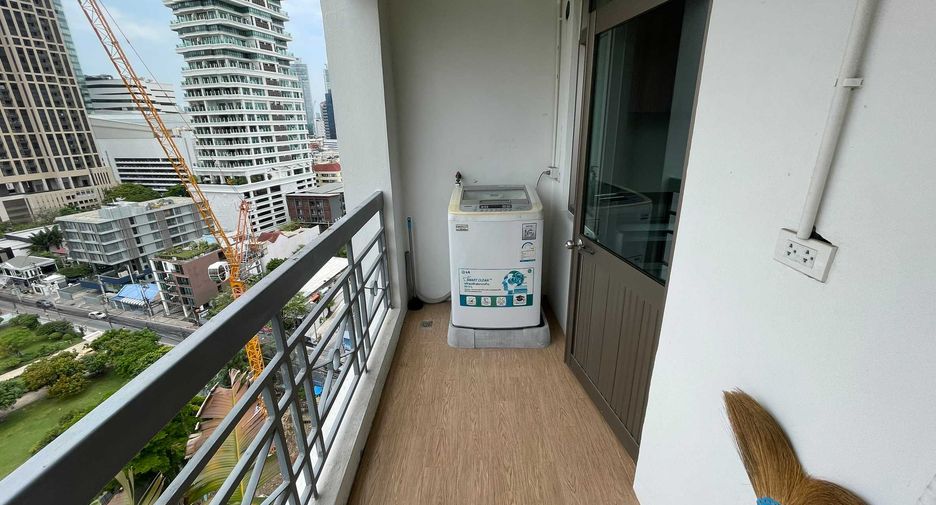 For rent 3 bedrooms condo in Watthana, Bangkok