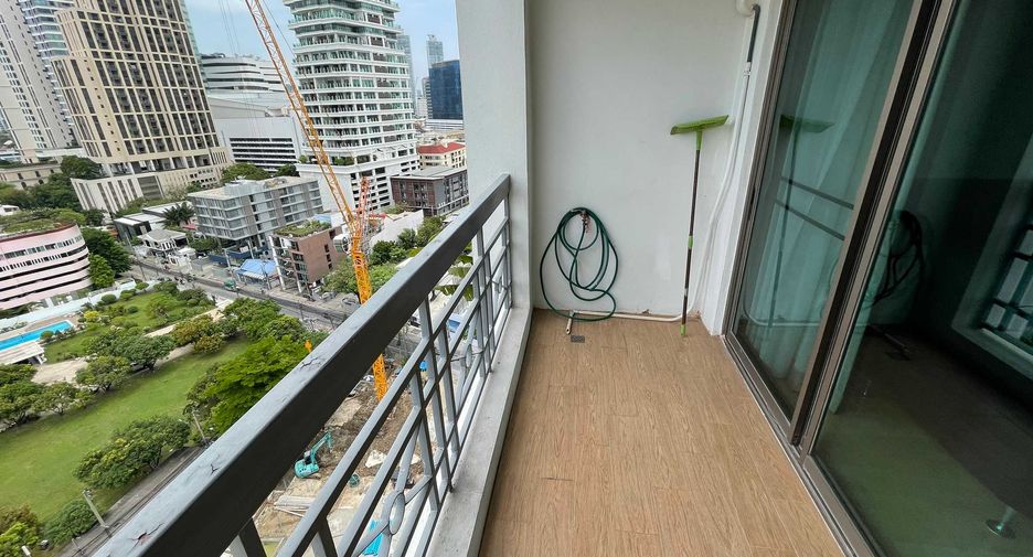For rent 3 bedrooms condo in Watthana, Bangkok
