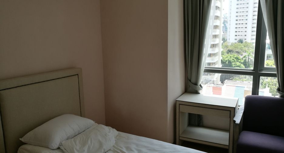 For rent 2 bedrooms condo in Watthana, Bangkok