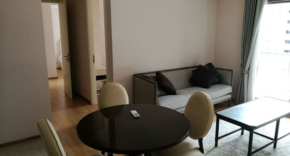 For rent 2 bedrooms condo in Watthana, Bangkok