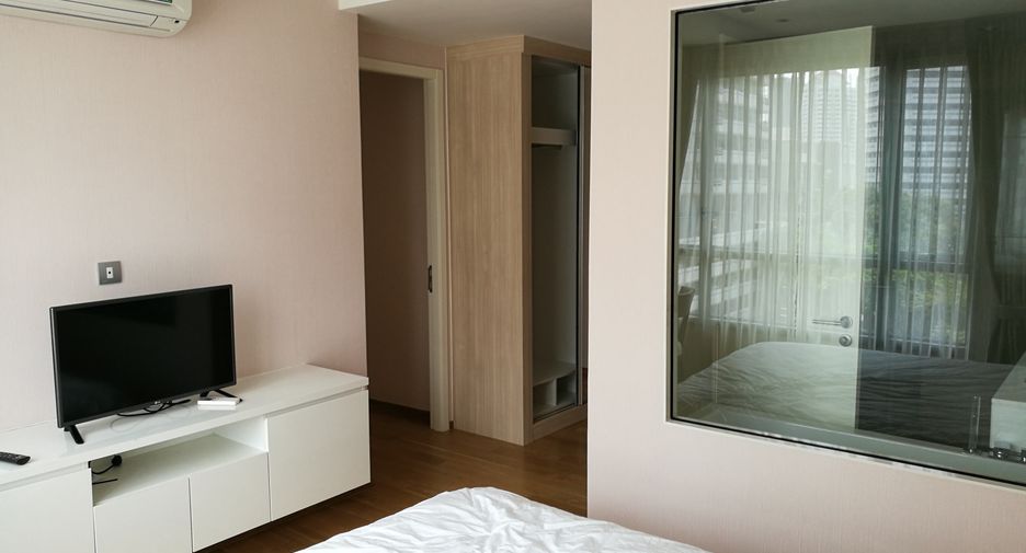 For rent 2 bedrooms condo in Watthana, Bangkok