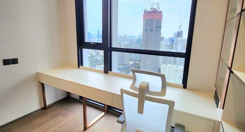 For rent 2 bedrooms condo in Watthana, Bangkok