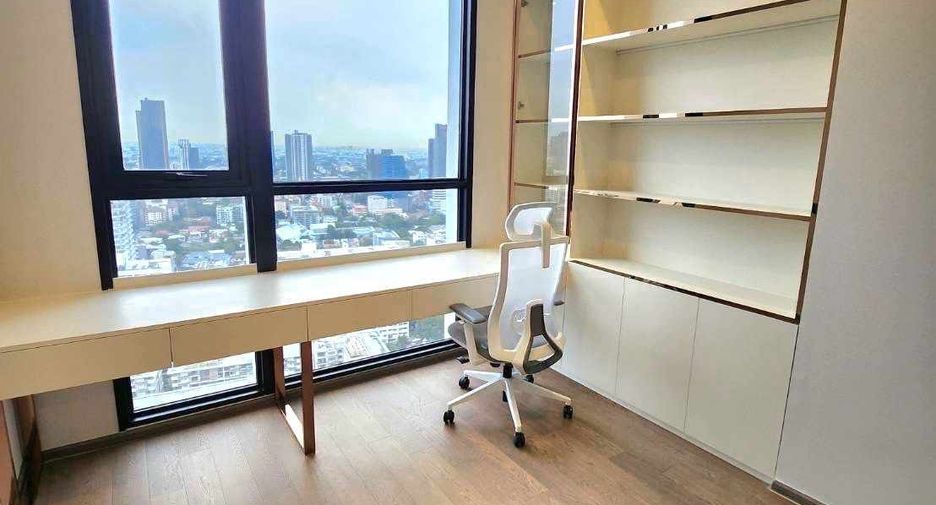 For rent 2 bedrooms condo in Watthana, Bangkok