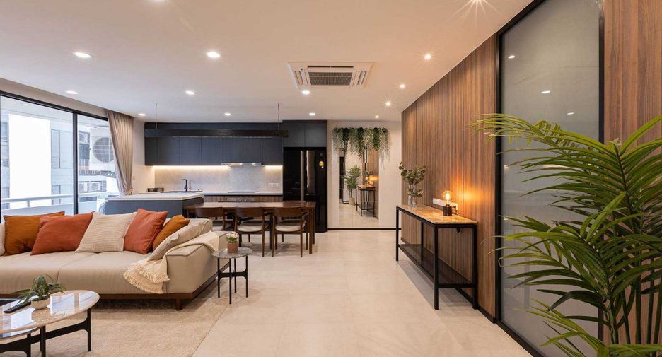 Condo en alquiler de 4 habitaciones en Khlong Toei, Bangkok