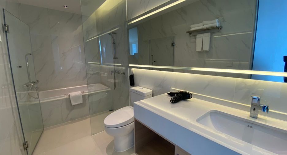 Condo en alquiler de 3 habitaciones en Khlong Toei, Bangkok