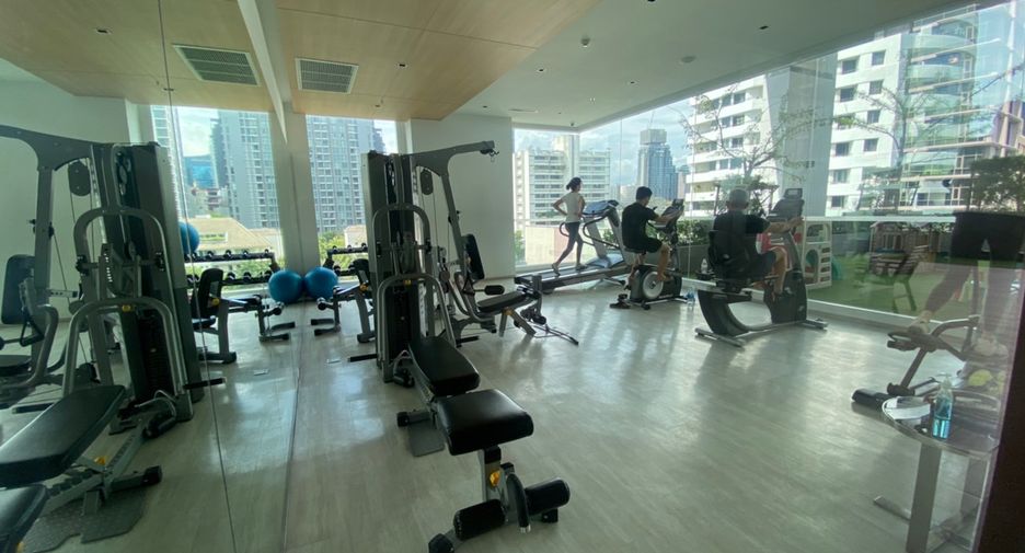 Condo en alquiler de 3 habitaciones en Khlong Toei, Bangkok