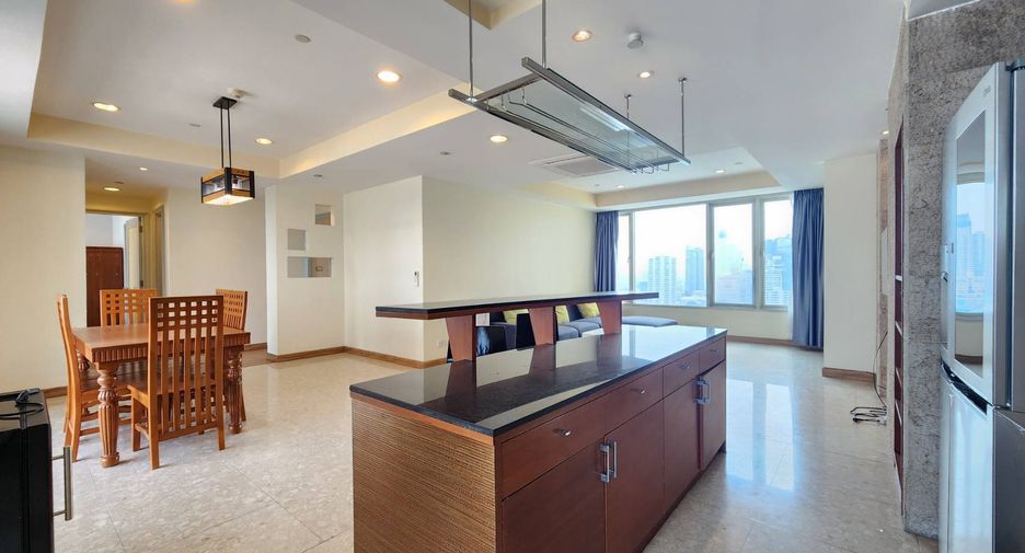 For rent 3 bedrooms condo in Watthana, Bangkok