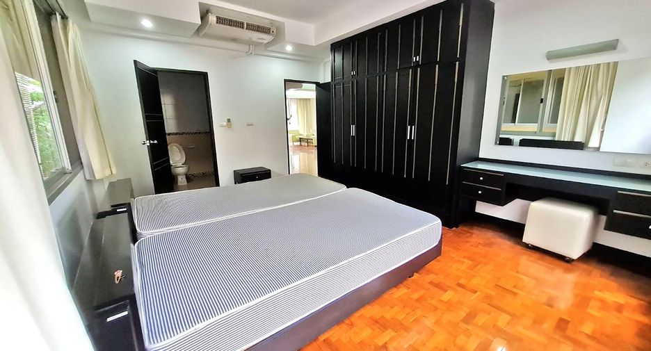 Wohnung zur Miete mit 3 Zimmer in Khlong Toei, Bangkok