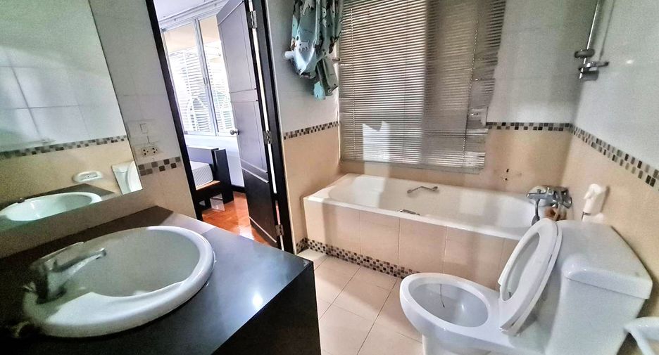 Wohnung zur Miete mit 3 Zimmer in Khlong Toei, Bangkok