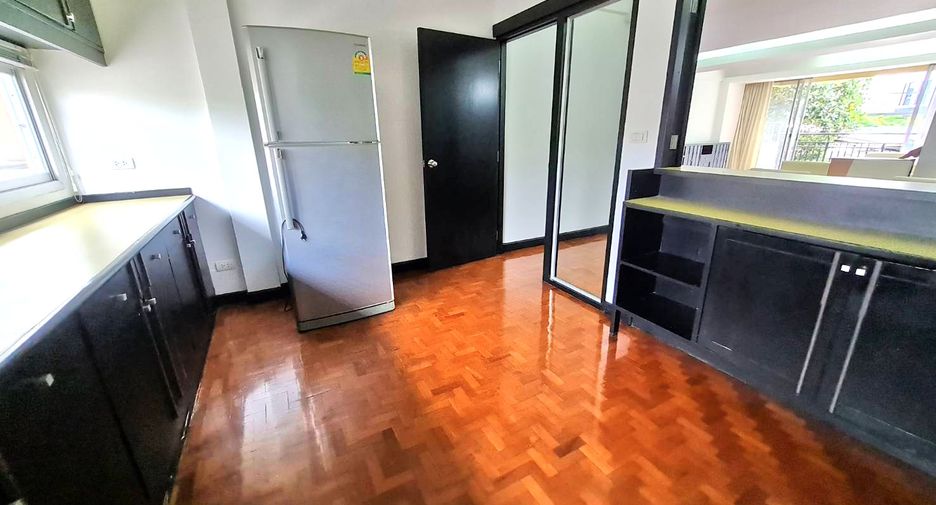 Wohnung zur Miete mit 3 Zimmer in Khlong Toei, Bangkok