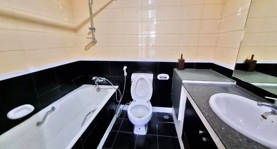 Wohnung zur Miete mit 3 Zimmer in Khlong Toei, Bangkok