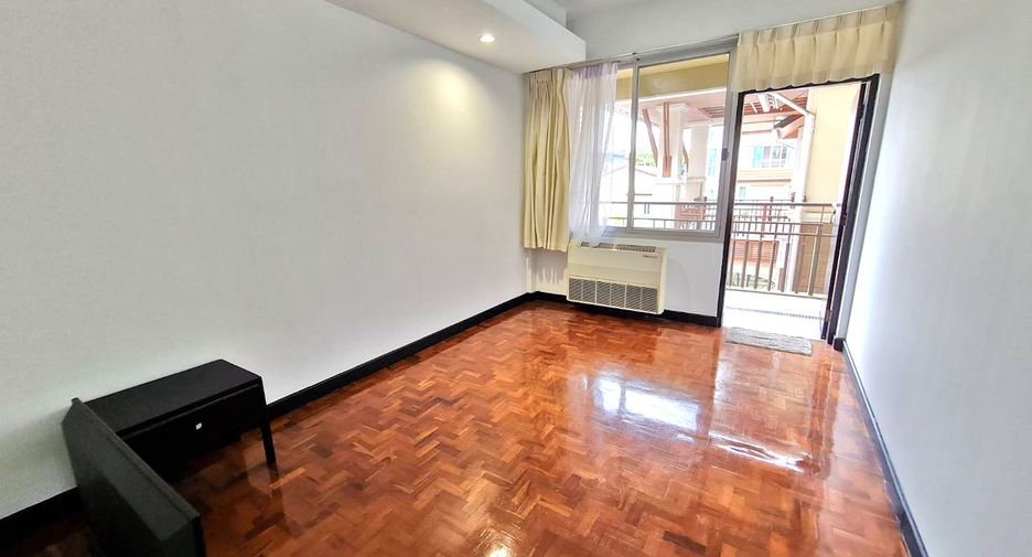 Wohnung zur Miete mit 3 Zimmer in Khlong Toei, Bangkok
