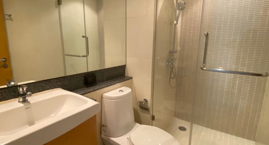 Condo en alquiler de 3 habitaciones en Khlong Toei, Bangkok