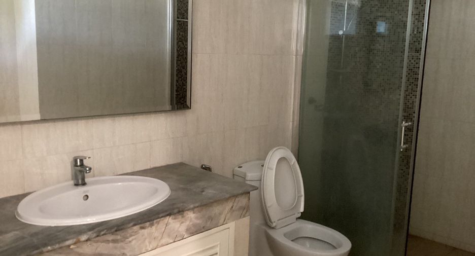 For rent 2 ベッドルーム condo in Watthana, Bangkok