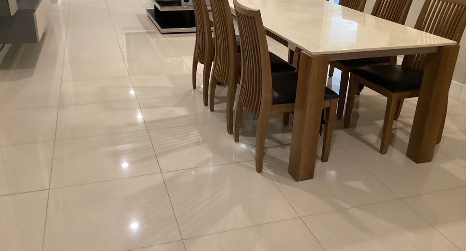For rent 2 ベッドルーム condo in Watthana, Bangkok