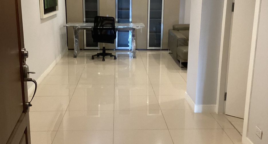 For rent 2 ベッドルーム condo in Watthana, Bangkok