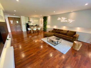 For rent 2 bedrooms condo in Pathum Wan, Bangkok