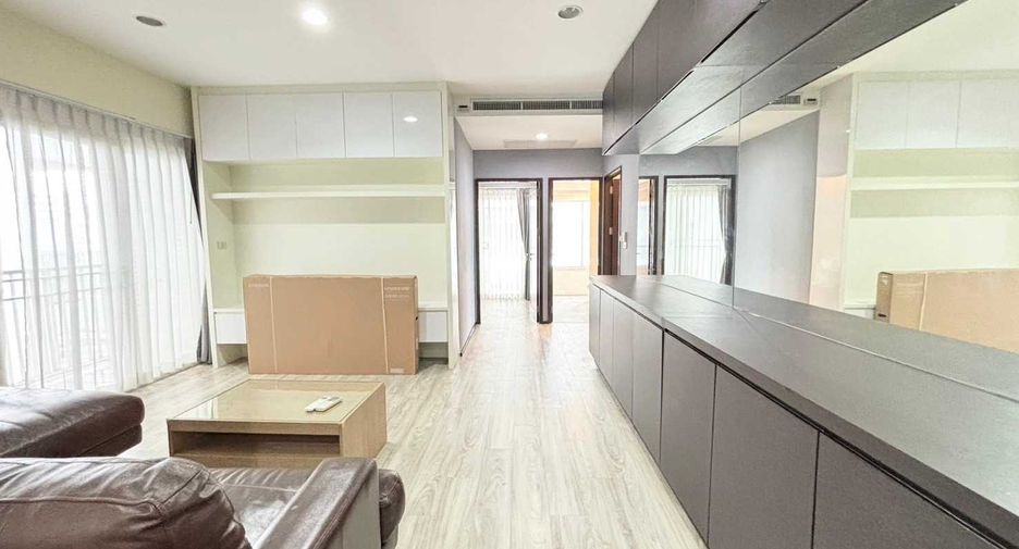 For rent 2 bedrooms condo in Watthana, Bangkok