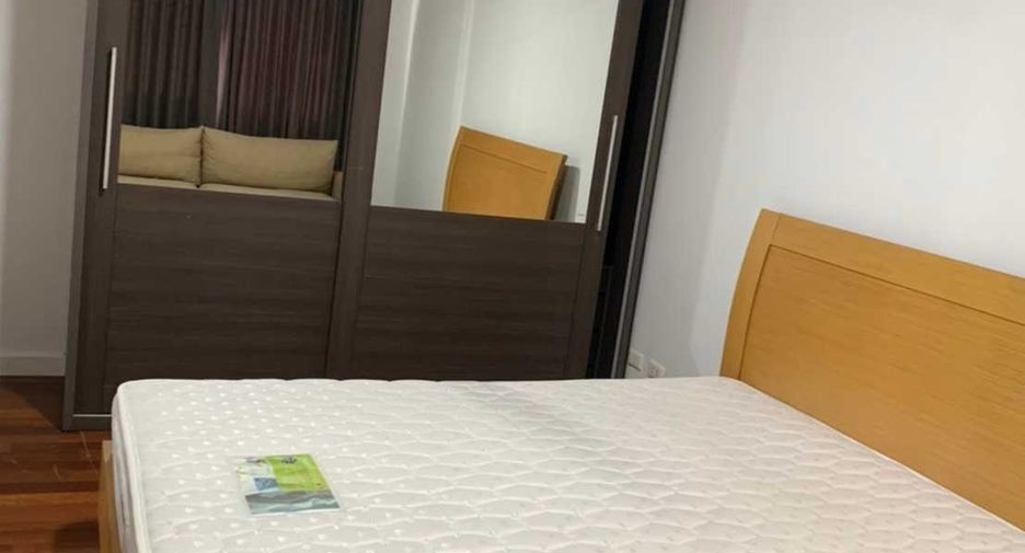 For rent 2 bedrooms condo in Watthana, Bangkok