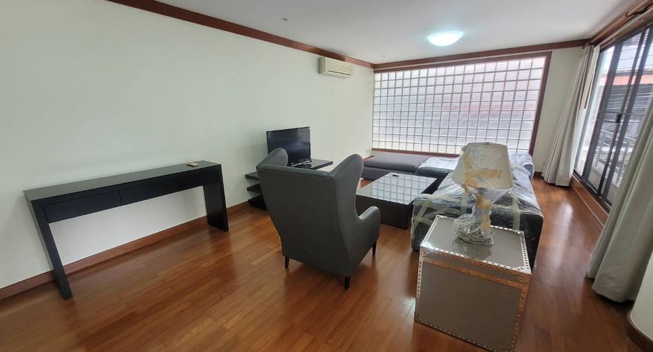 À louer 3 chambres condo à Khlong Toei, Bangkok
