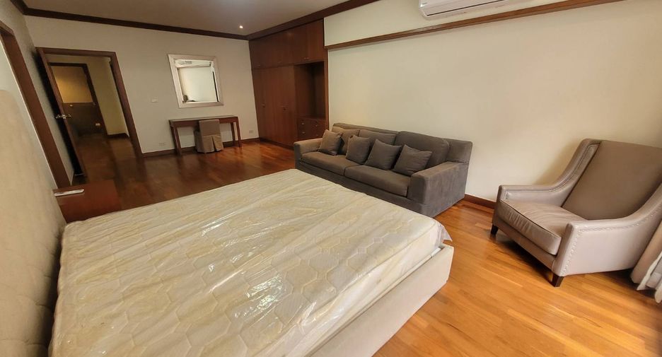 À louer 3 chambres condo à Khlong Toei, Bangkok
