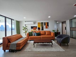 Condo en alquiler de 3 habitaciones en Khlong Toei, Bangkok
