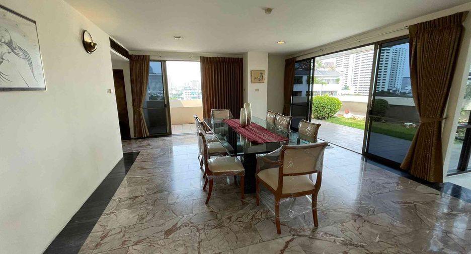 For rent 4 bedrooms condo in Watthana, Bangkok