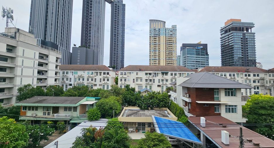 For rent 1 bed condo in Watthana, Bangkok