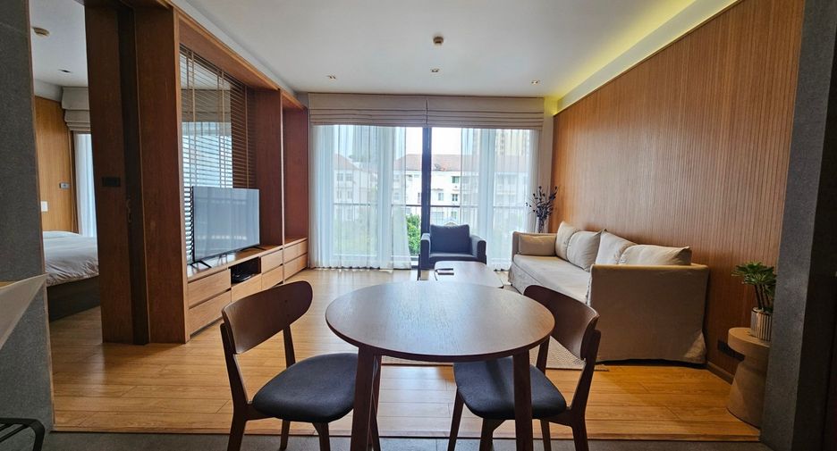 For rent 1 bed condo in Watthana, Bangkok
