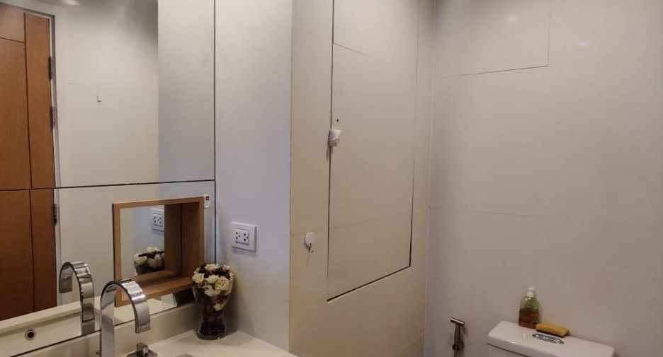 For rent and for sale 1 bed condo in Watthana, Bangkok
