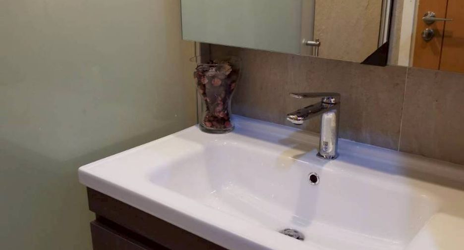 For rent and for sale 1 bed condo in Watthana, Bangkok