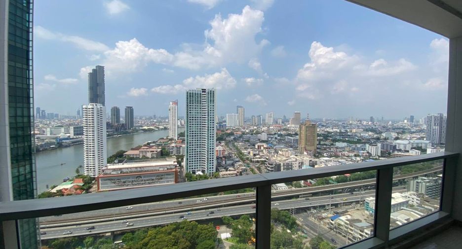 For rent 2 bedrooms condo in Sathon, Bangkok