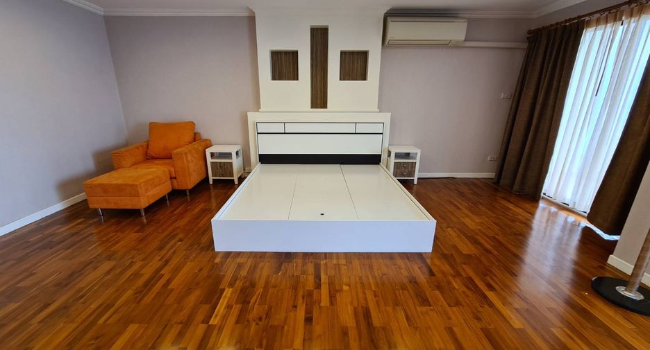 Аренда и продажа 3 спальни кондо в Щаттхана, Бангкок