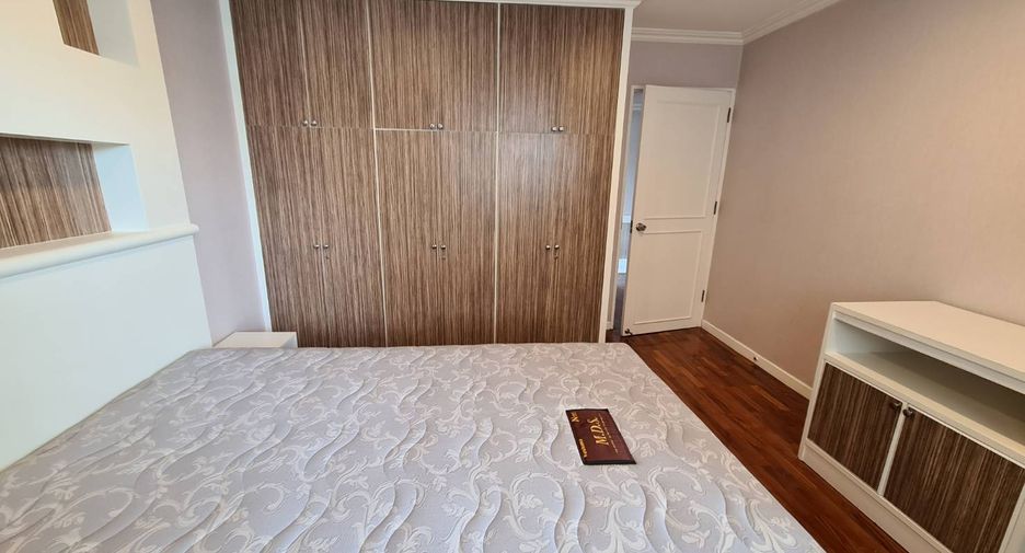Аренда и продажа 3 спальни кондо в Щаттхана, Бангкок