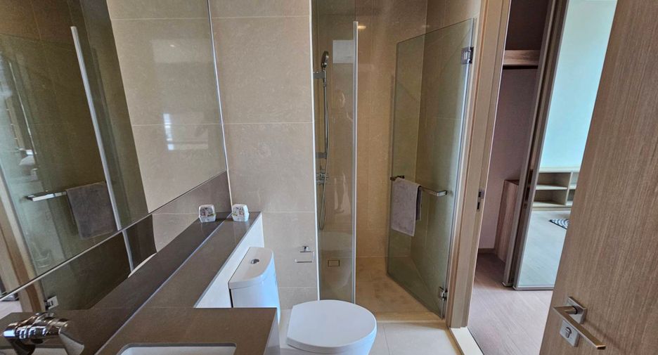 For rent 2 bedrooms condo in Watthana, Bangkok