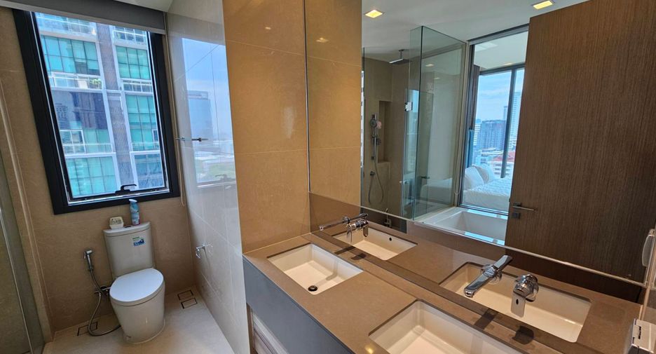 For rent 2 bedrooms condo in Watthana, Bangkok