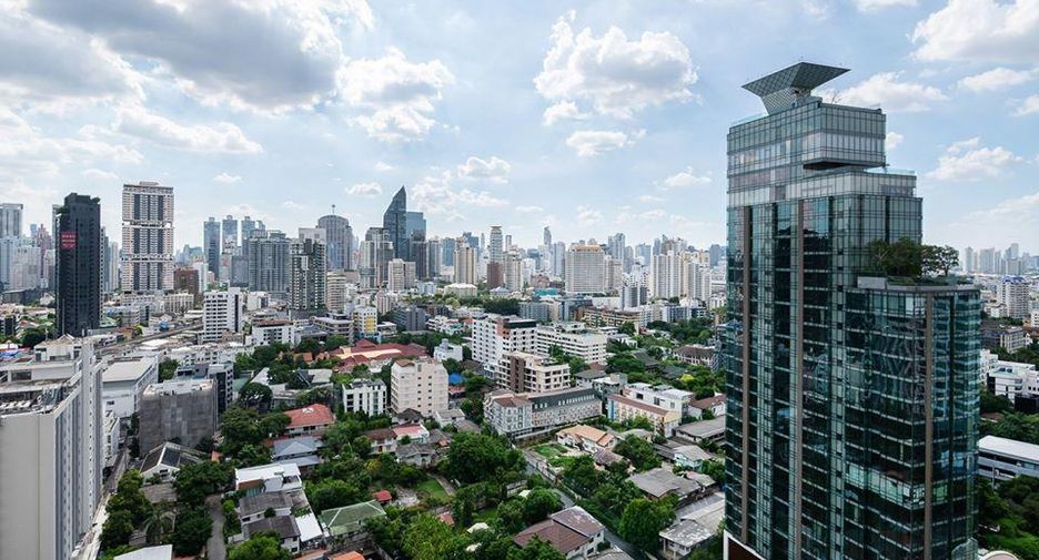 For rent 3 bedrooms condo in Watthana, Bangkok