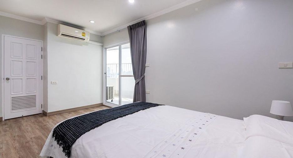 For rent 3 bedrooms condo in Watthana, Bangkok