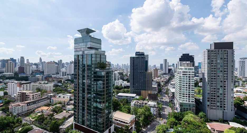 For rent 3 bedrooms condo in Watthana, Bangkok