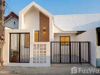 出售 2 卧室 联排别墅 在 Mueang Chiang Mai, Chiang Mai