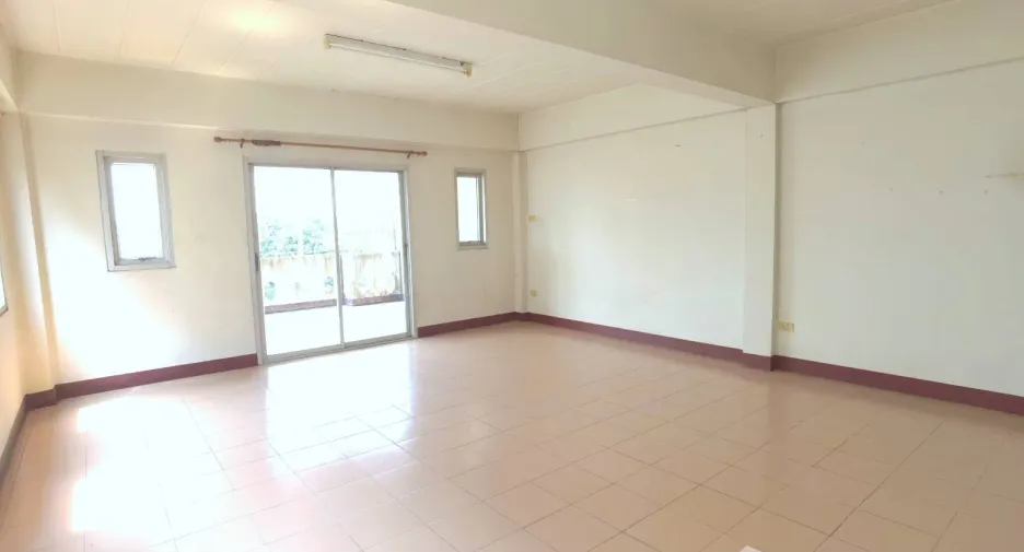 出售 2 卧室 联排别墅 在 Mueang Chiang Mai, Chiang Mai