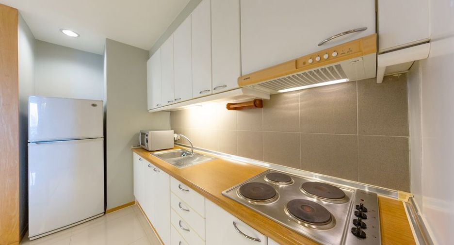 For rent 1 bed condo in Yan Nawa, Bangkok