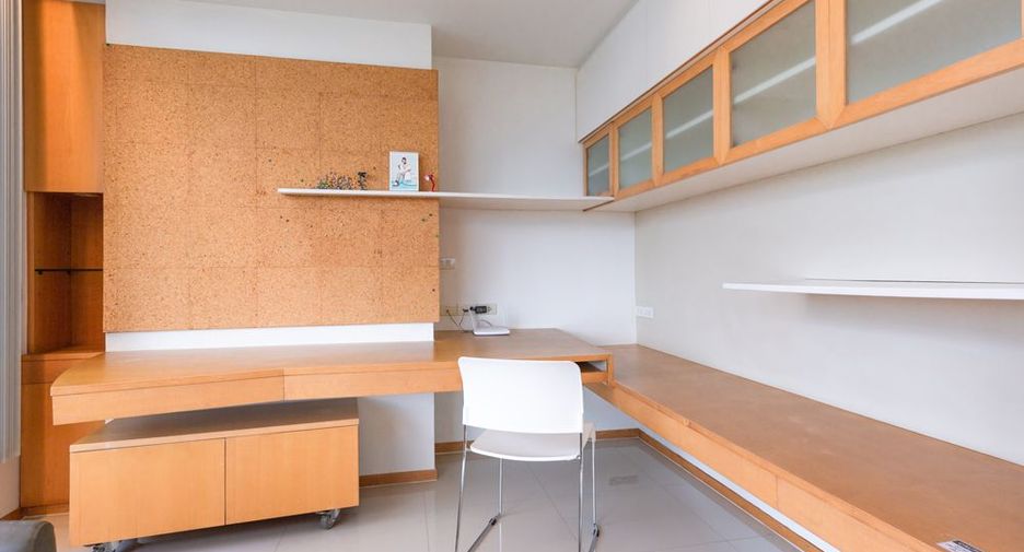 For rent 1 bed condo in Yan Nawa, Bangkok