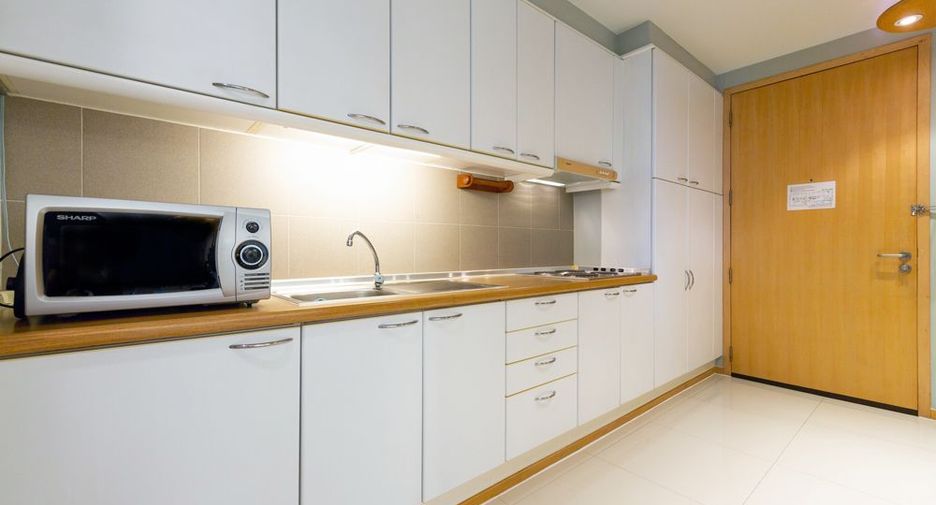 For rent 1 bed condo in Yan Nawa, Bangkok